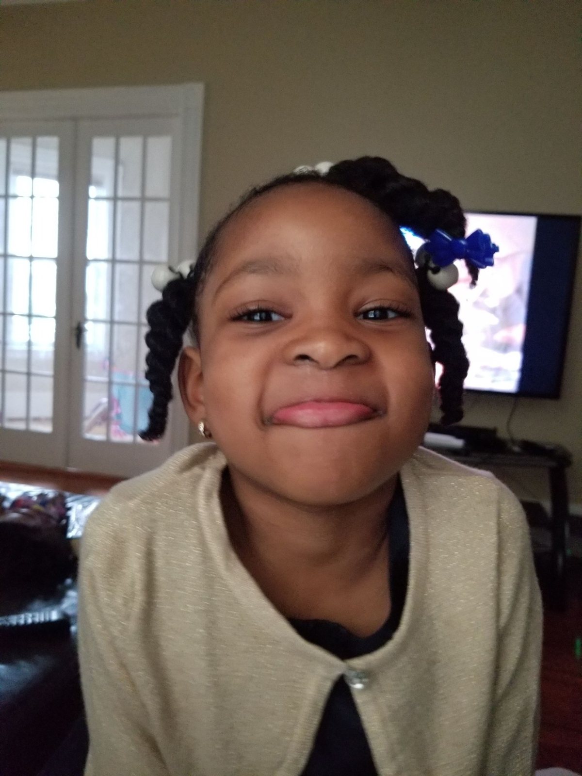 Bella, 2019